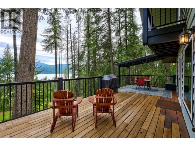 7730 Columbia Drive, Anglemont, British Columbia V0E1M8