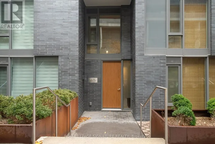 8 - 106 VARNA DRIVE, Toronto (Englemount-Lawrence), Ontario M6A0C8