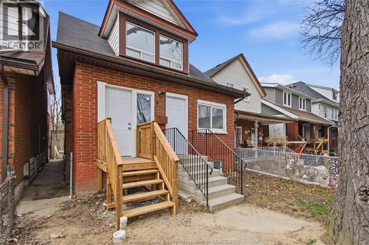 435 CARON AVENUE, Windsor, Ontario N8A5B3