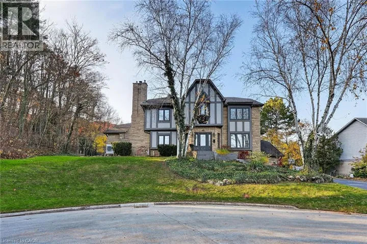 40 PARKWOOD Road, Grimsby, Ontario L3M4K9