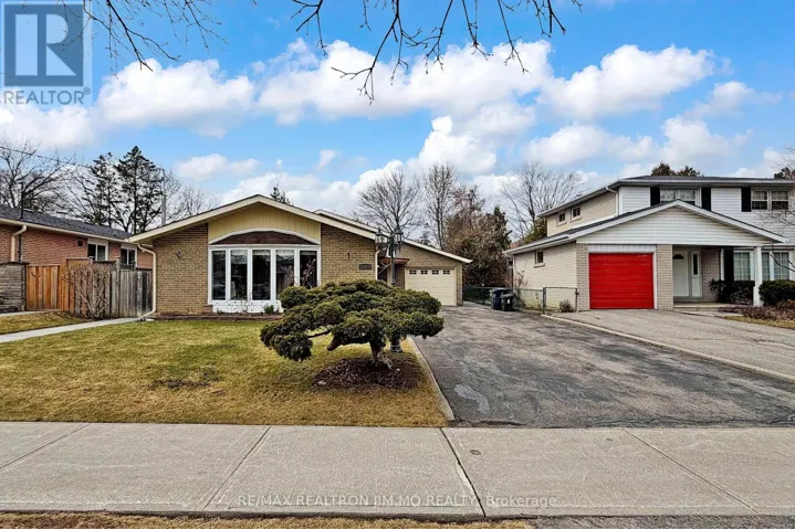 50 NYMARK AVENUE, Toronto (Don Valley Village), Ontario M2J2G9