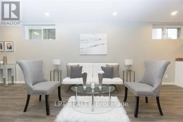 358 ADELAIDE AVENUE S, Oshawa (O'Neill), Ontario L1G2A1