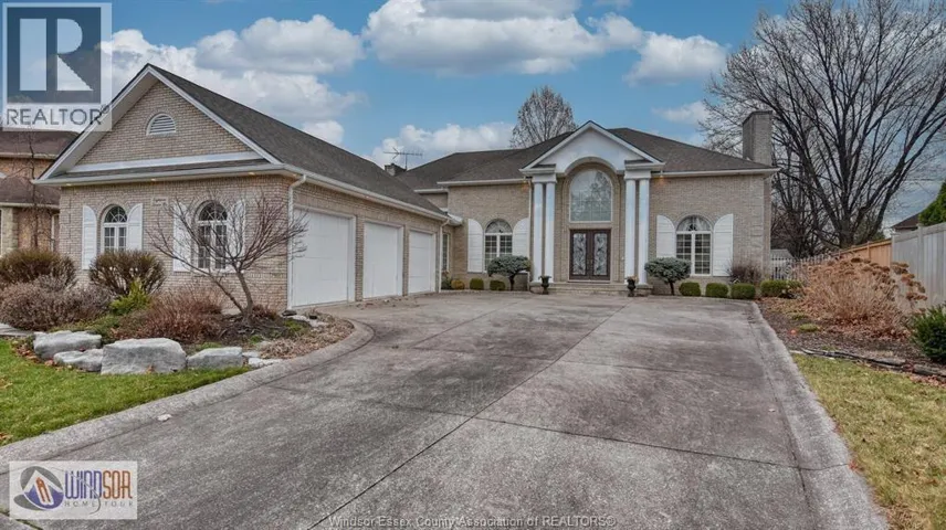 18 FASAN, Lakeshore, Ontario N8N4L1