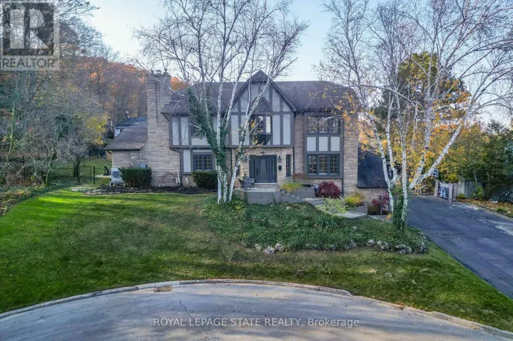 40 PARKWOOD ROAD, Grimsby (Grimsby East), Ontario L3M4K9