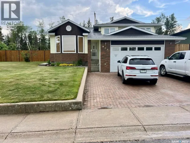 930 Sinotte CRESCENT, La Ronge, Saskatchewan S0J1L0