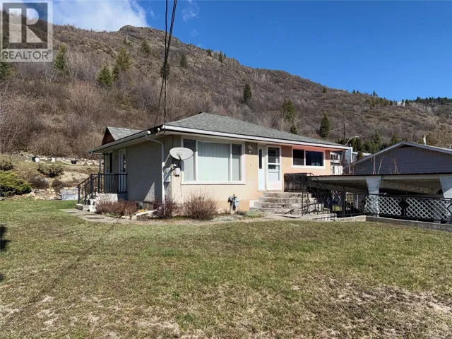 465 11th Avenue, Montrose, British Columbia V0G1P0