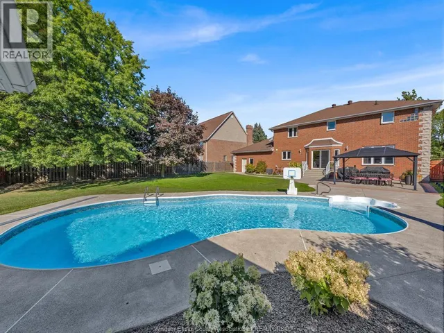 633 OLD TECUMSEH ROAD East, Lakeshore, Ontario N8L0B7