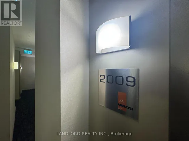 2009 - 220 BURHAMTHORPE ROAD W, Mississauga (City Centre), Ontario L5B4N4