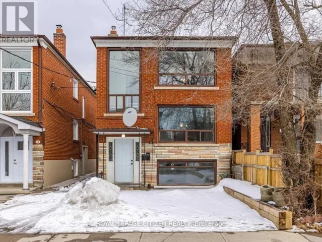 2 - 17 BAYLISS AVENUE, Toronto (Mount Dennis), Ontario M6N4P2