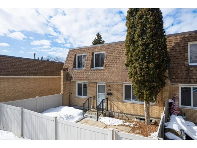 129 Londonderry SQ NW, Edmonton, Alberta T5C3C4