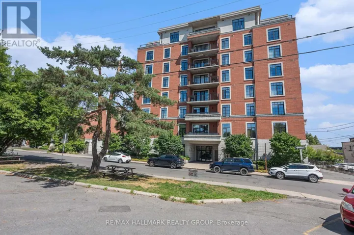 205 - 327 BREEZEHILL AVENUE S, Ottawa, Ontario K1Y1R6