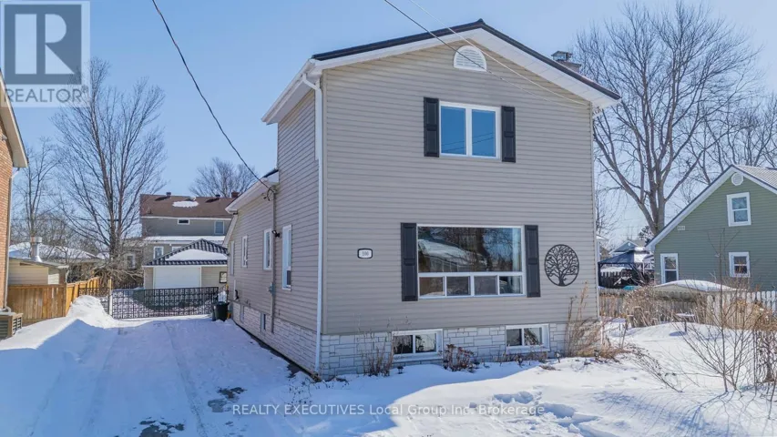 100 CAMPBELL AVENUE, North Bay (Ferris), Ontario P1A1V8