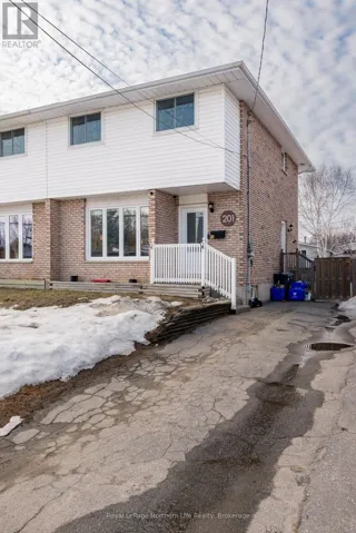 201 MARSHALL PARK DRIVE, North Bay (Ferris), Ontario P1A3L1