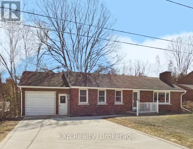 40 JOHNSTONE BOULEVARD, Brockton, Ontario N0G2V0