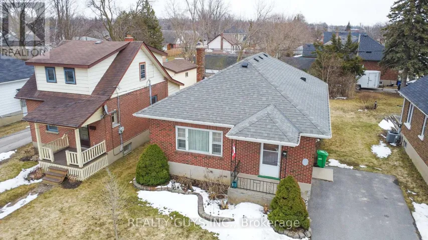 297 KING GEORGE STREET, Peterborough (Otonabee Ward 1), Ontario K9J1R7
