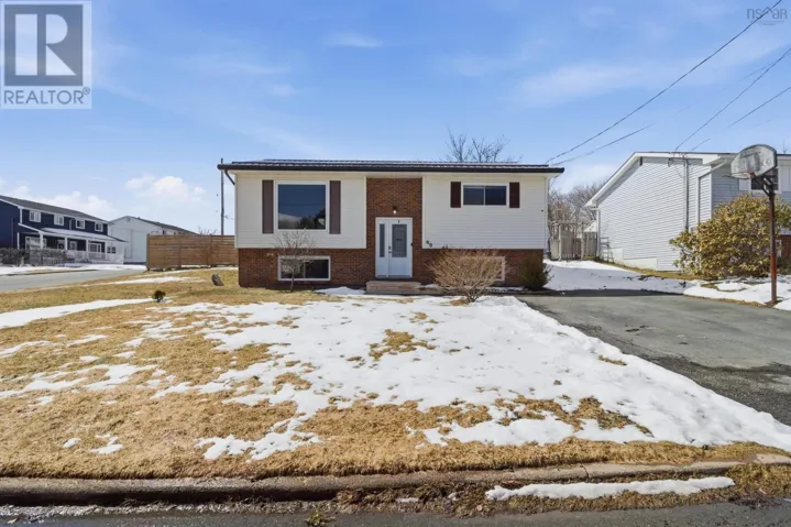 60 La Pierre Crescent, Dartmouth, Nova Scotia B2W5E2