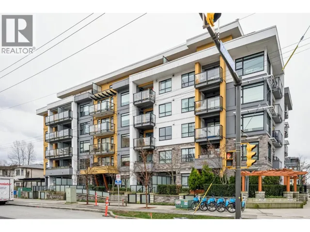 201 1519 CROWN STREET, North Vancouver, British Columbia V7J1G6