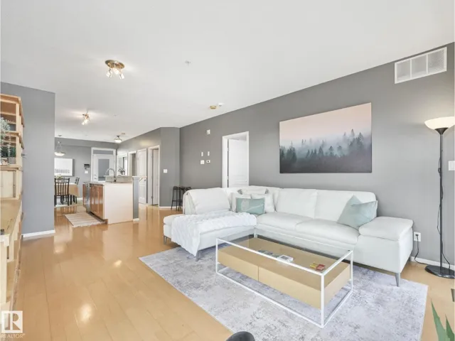 #201 9804 101 ST NW, Edmonton, Alberta T5K2R6