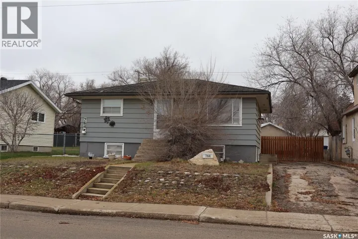 764 Fairford STREET E, Moose Jaw, Saskatchewan S6H0G2