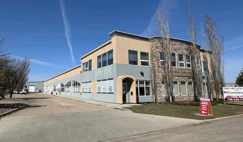 10780 180 Street NW, Edmonton, Alberta T5S2S4