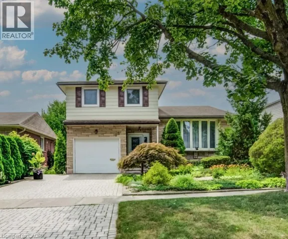 55 COACH HILL Drive, Kitchener, Ontario N2E1N7