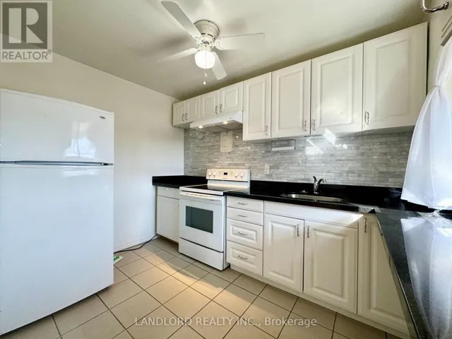 5 - 2696 LAKE SHORE BOULEVARD W, Toronto (Mimico), Ontario M8V1G8