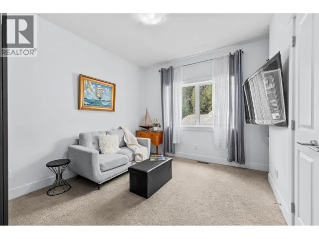 6028 Gerrie Road, Peachland, British Columbia V0H1X4