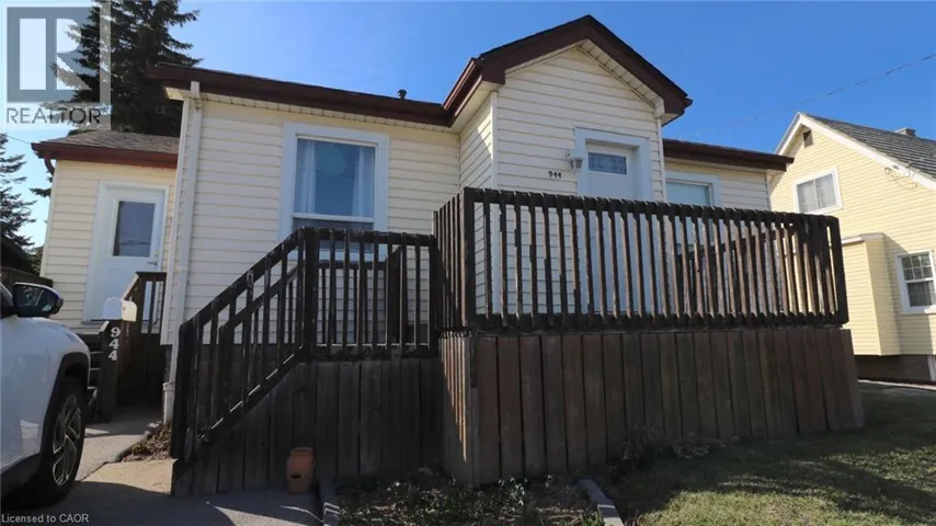 944 GARTH Street, Hamilton, Ontario L9C4L2