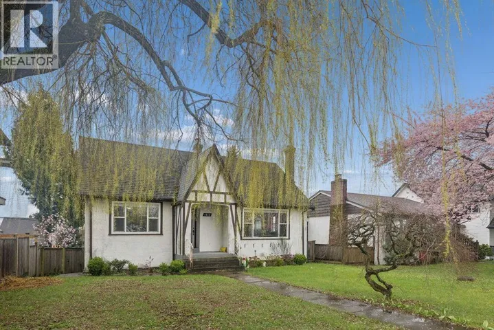 1810 TENTH AVENUE, New Westminster, British Columbia V3M3J5