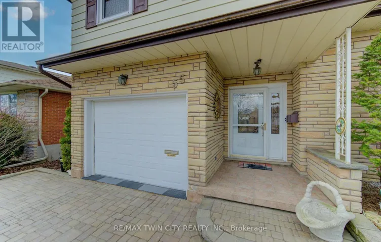 55 COACH HILL DRIVE, Kitchener, Ontario N2E1N7