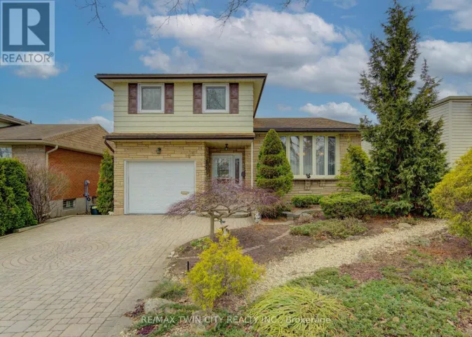 55 COACH HILL DRIVE, Kitchener, Ontario N2E1N7