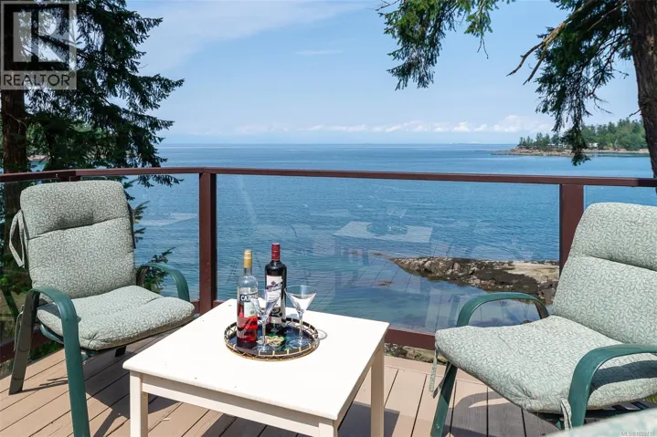1 835 Sturdies Bay Rd, Galiano Island, British Columbia V0N0E9