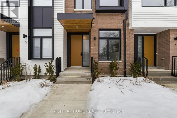 2 - 10 LOU PARSONS WAY, Mississauga (Port Credit), Ontario L5H0B2