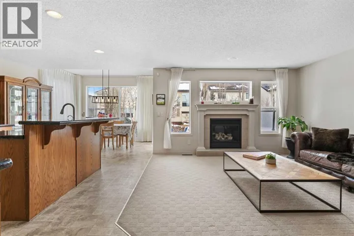 98 Cougarstone Close SW, Calgary, Alberta T3H5W3
