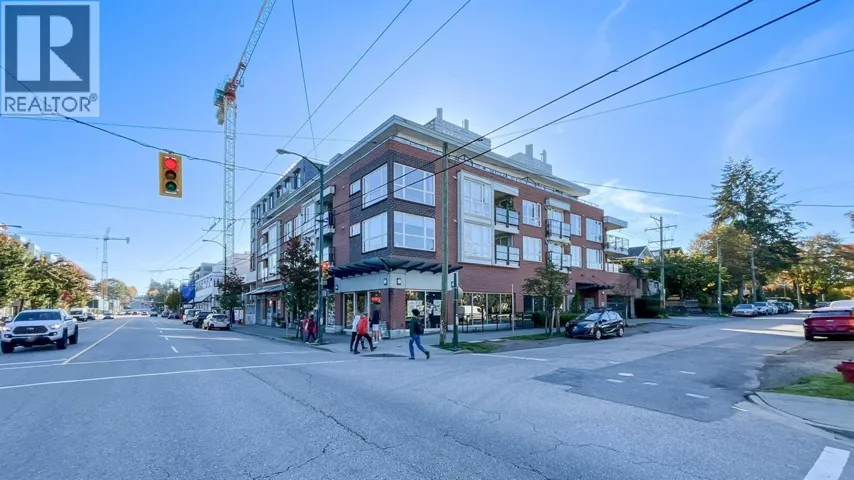 306 2008 BAYSWATER STREET, Vancouver, British Columbia V6K4A8