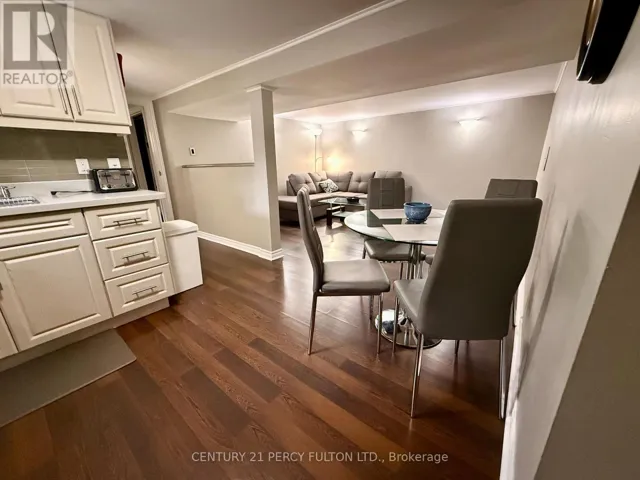 17 MAYWOOD PARK, Toronto (Kennedy Park), Ontario M1K2G9