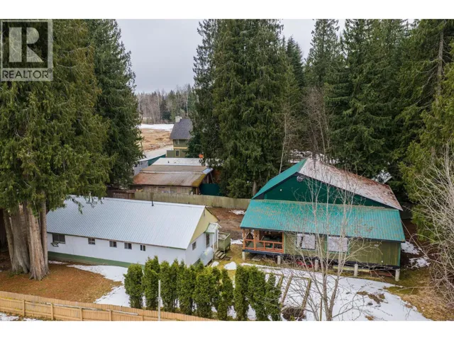 3463 Catherwood Road, Revelstoke, British Columbia V0E2S1