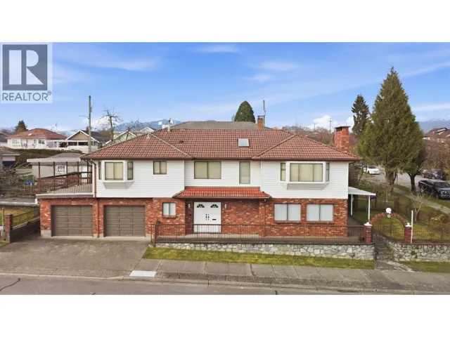 2693 E GEORGIA STREET, Vancouver, British Columbia V5K3J9