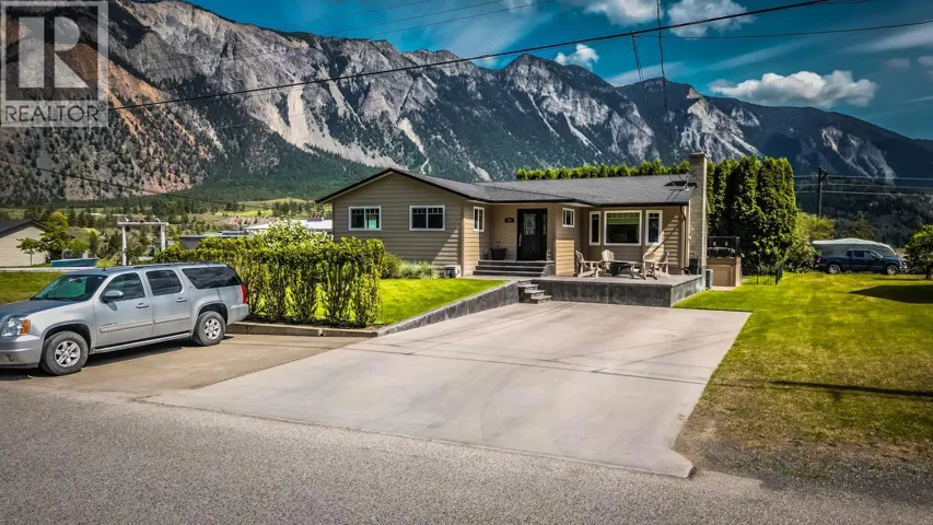 692 Summers Street, Lillooet, British Columbia V0K1V0