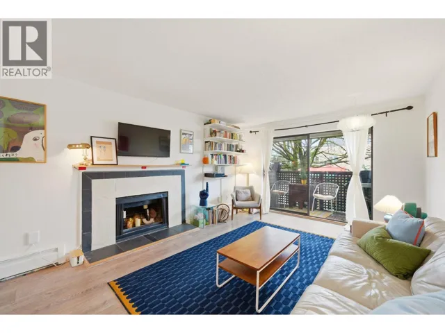 207 2215 DUNDAS STREET, Vancouver, British Columbia V5L1J9