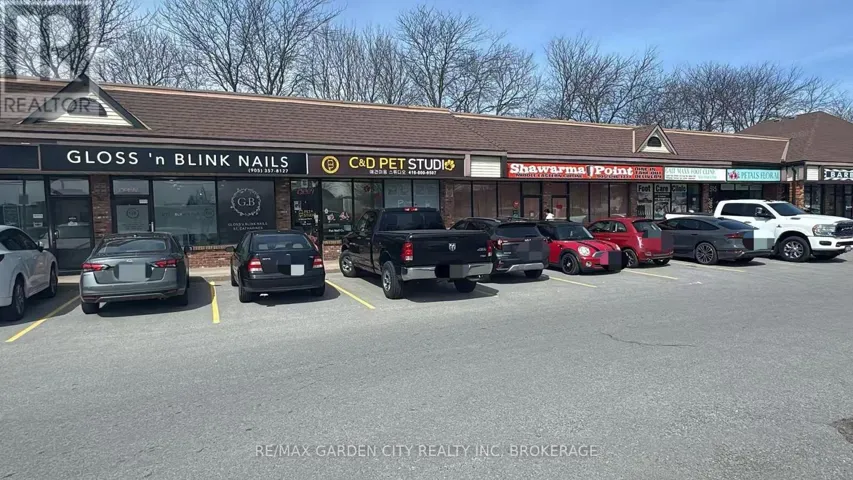 4 - 595 CARLTON STREET, St. Catharines (Carlton/Bunting), Ontario L2M4Y2