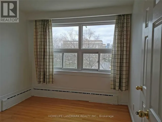 UPPER - 407 ROYAL YORK ROAD, Toronto (Mimico), Ontario M8Y2R8