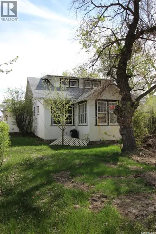 512 1st STREET W, Shaunavon, Saskatchewan S0N2M0