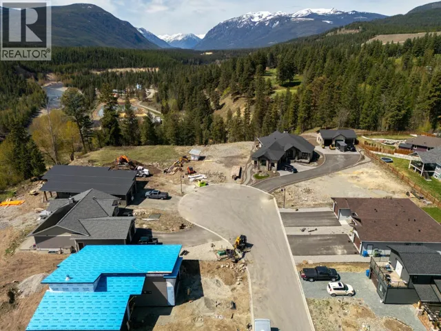 19 BOOTLEG GAP Close, Kimberley, British Columbia V1A3J1