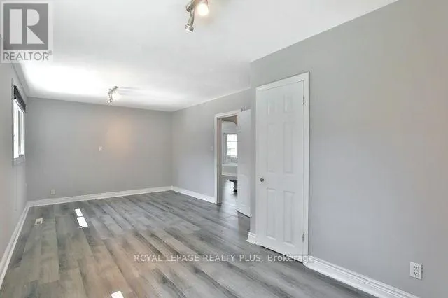 48 BIRKBANK DRIVE, Oakville (FD Ford), Ontario L6J4Y9