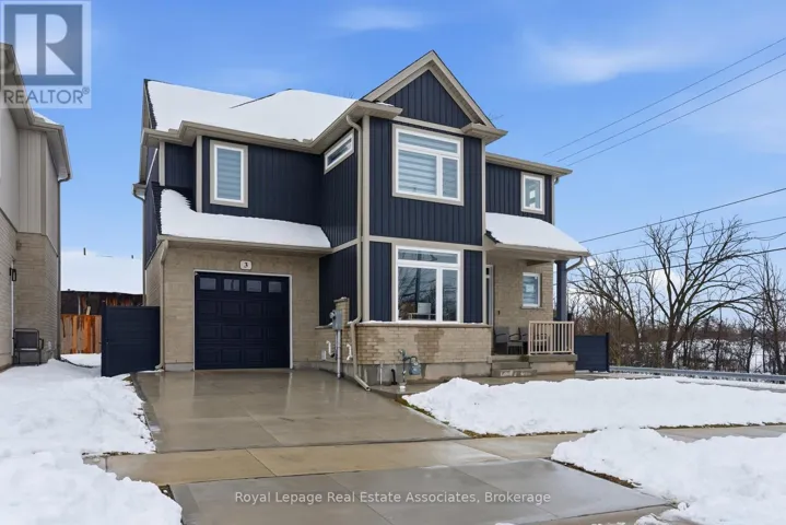 (UPPER) - 3 MARSHALL LANE, St. Catharines (Oakdale), Ontario L2P0E8