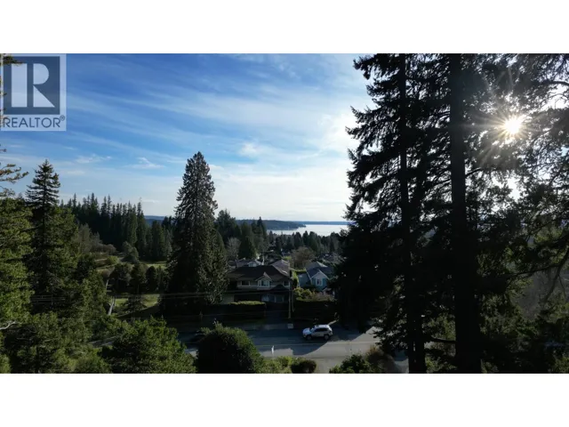 1372 OTTAWA AVENUE, West Vancouver, British Columbia V7T2H5