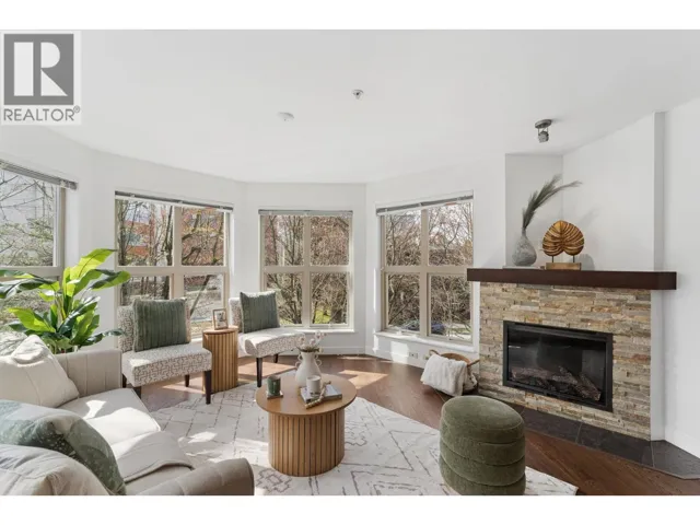 206 1468 ST. ANDREWS AVENUE, North Vancouver, British Columbia V7L0A8