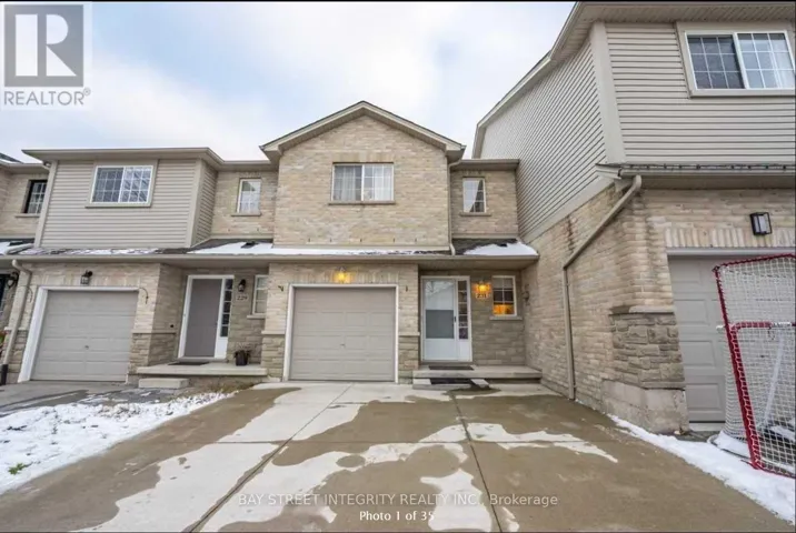 231 DICENZO DRIVE, Hamilton (Ryckmans), Ontario L9B2X7