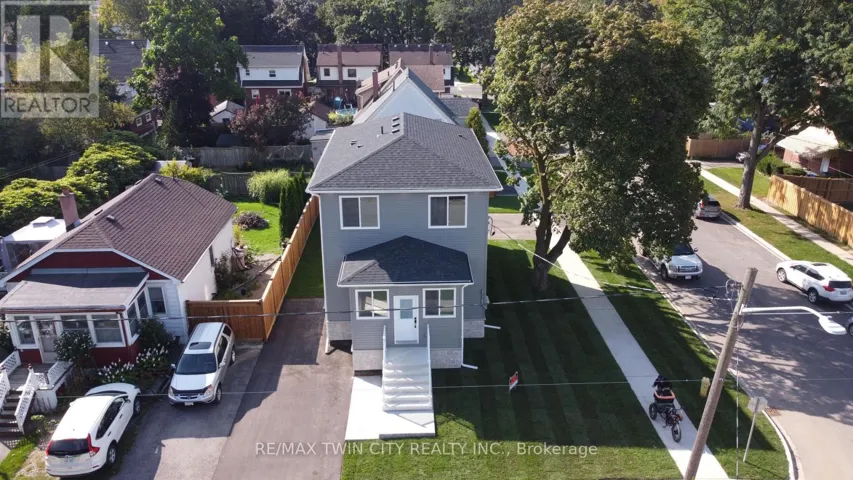 3 - 309 NELSON STREET, Brantford, Ontario N3S4E2